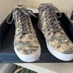 MIL-TEC Digital Camo High-Top Sneakers - Gray & Tan